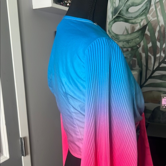 SHEIN Blue and Pink Ombre Tie-Front Top - Picture 8 of 8